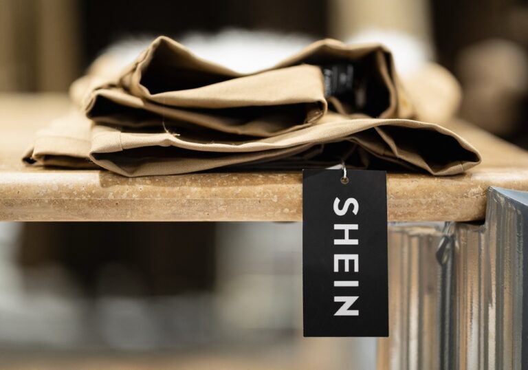 Французское правительство требует 3-месячного отстранения Шейна