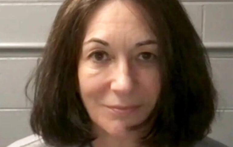 Мы не хотим, чтобы в нашей тюрьме были отвратительные торговцы сексом, — говорит сокамерница Гислейн Максвелл.