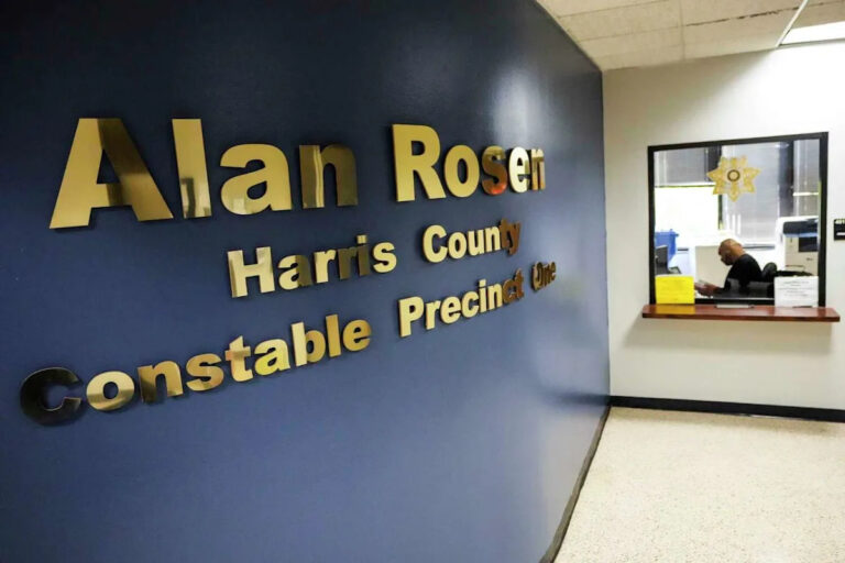 Суд по делу о сексуальном насилии над детьми начнется для бывшего сотрудника констебля округа Харрис