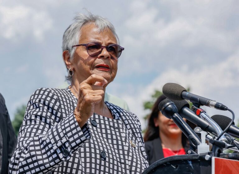 Бонни Уотсон Коулман, первая темнокожая женщина, представляющая интересы NJ в Конгрессе, уходит на пенсию: «Время пройти факел»