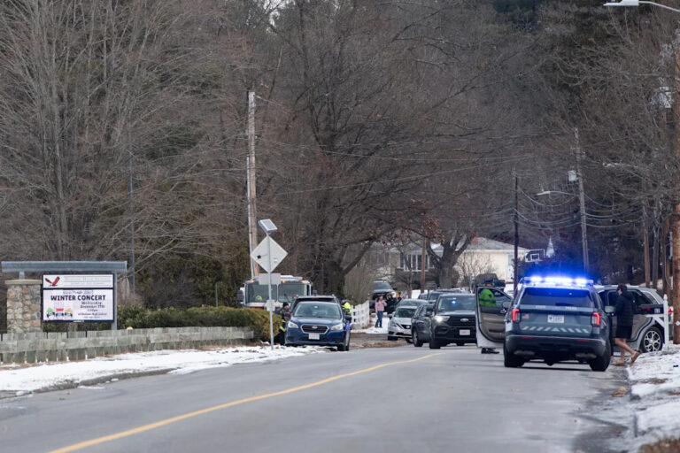 Средняя школа Хадсона М.А. помещена в тюрьму.