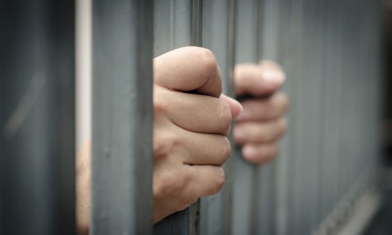 МУГШОТ: Право на досрочное освобождение, присяжные заседатели в округе Дентон, стрельба среди подростков