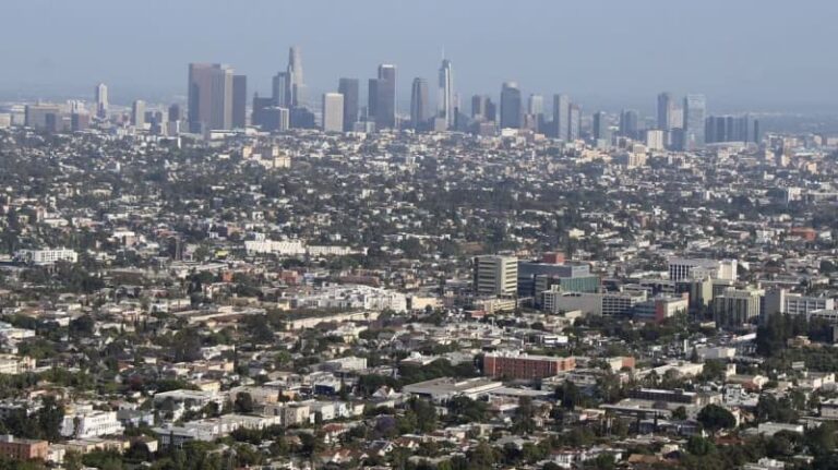 Кандидат от социалистов баллотируется против мэра Лос-Анджелеса