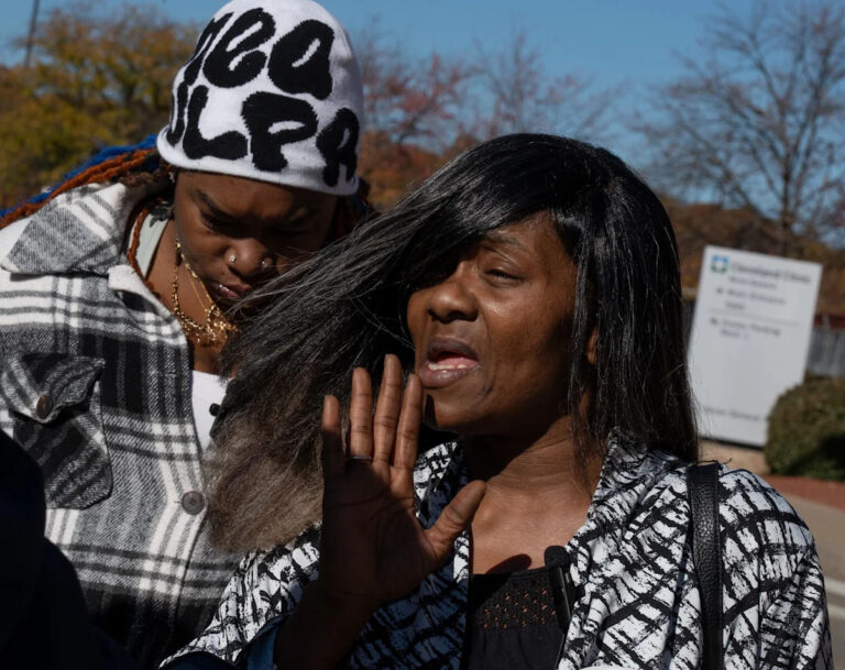 Скорбящая мама Элайджи Уэллса призывает свидетелей стрельбы в бане Twp. Airbnb выступить вперед