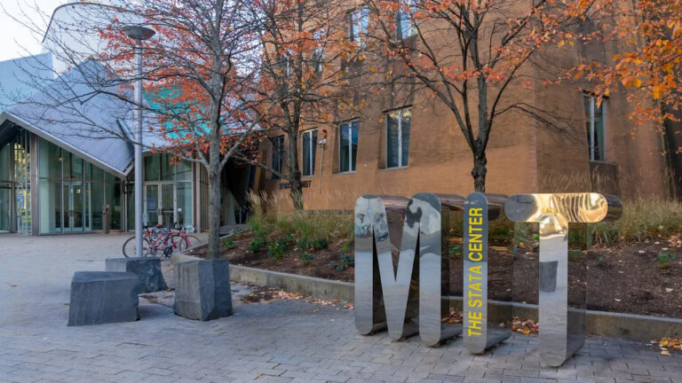 Неожиданный новый майор, который сейчас является вторым по популярности среди студентов магистратуры MIT: «Новая эра»