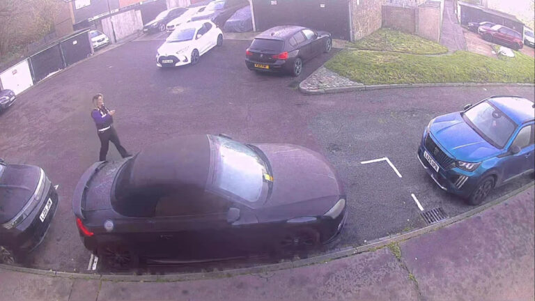 Мужчина попал в штрафы после того, как город превратил его парковочное место в место для инвалидов