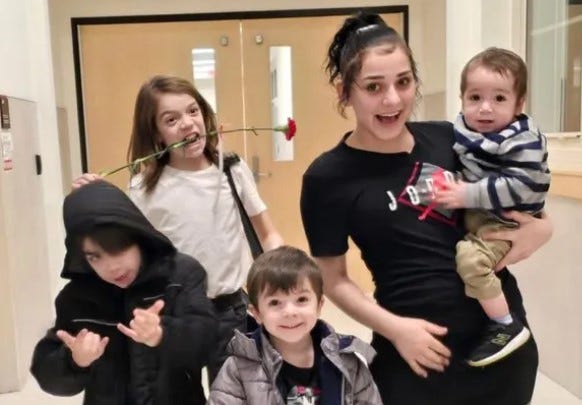 Школьное сообщество Fall River оплакивает 2 подростков, погибших в результате аварии в Дартмуте в субботу