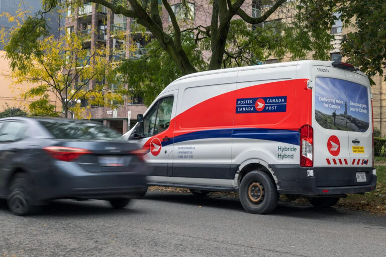 Канадская забастовка прервалась как союз, работодатель решился на сделку «по принципу»