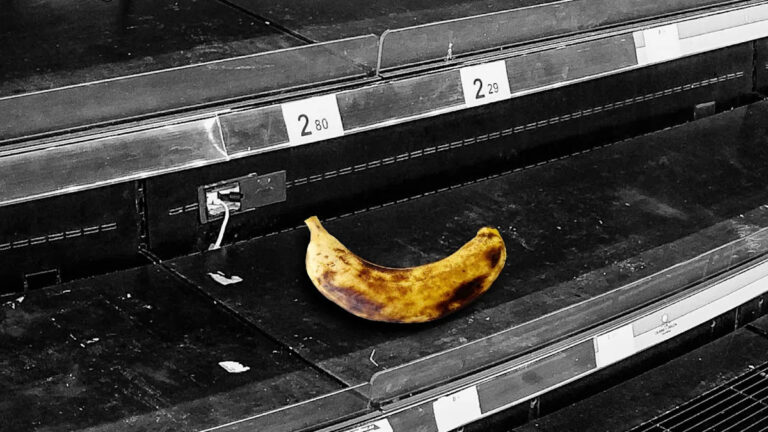 Темная причина, почему бананы такие дешевые