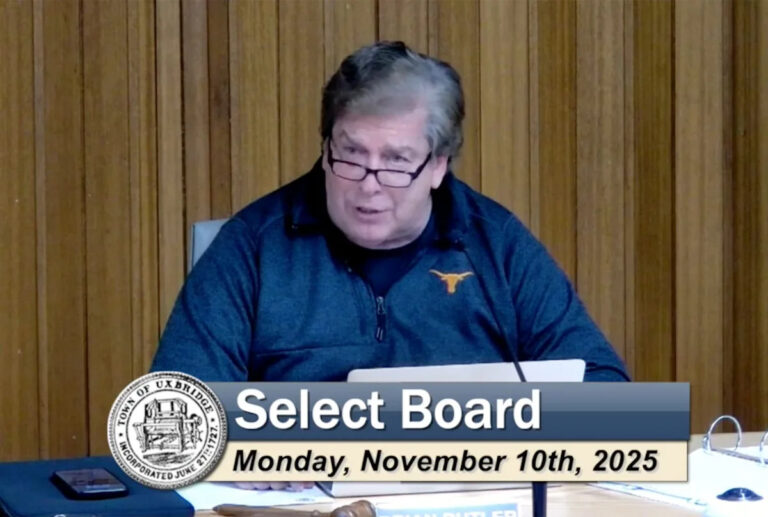 Председатель правления Uxbridge приносит публичные извинения, но дебаты на этом не заканчиваются