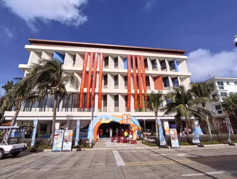 Китай открыл торговый центр на острове Вуди в спорном районе Парацельс в Южно-Китайском море