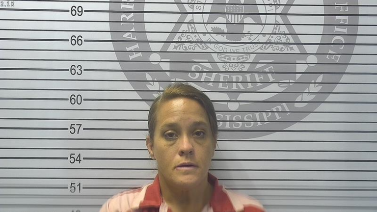 Учитель округа Харрисон обвиняется в злоупотреблении студентами специального образования