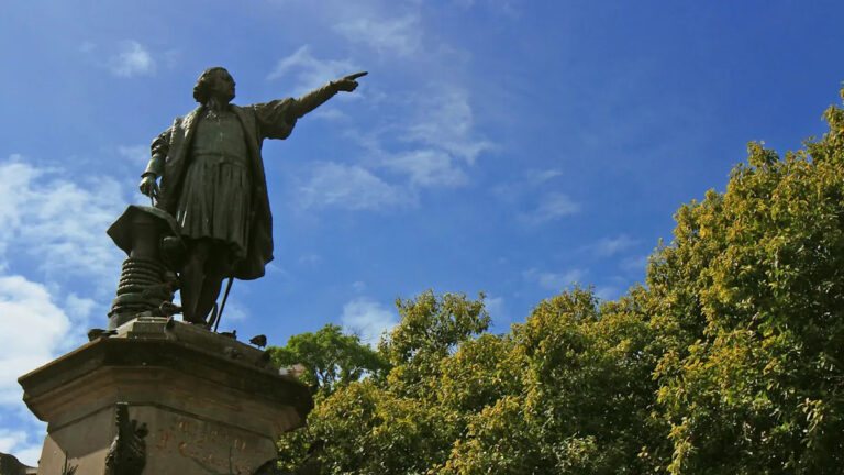 День Колумба 2025: что открыто, а что закрыто?