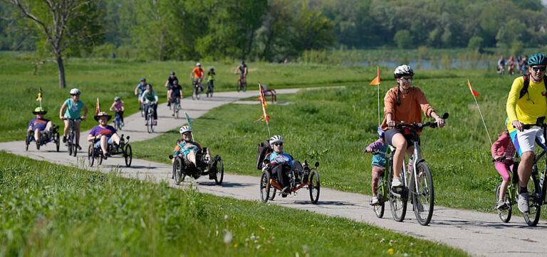 Эймс установил ограничение скорости для велосипедистов в своих городских парках.