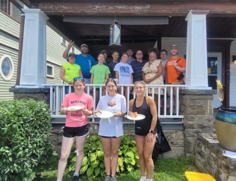 Познакомьтесь с мэром: маленький, эксцентричный городок, куда любят заходить даже НЛО.