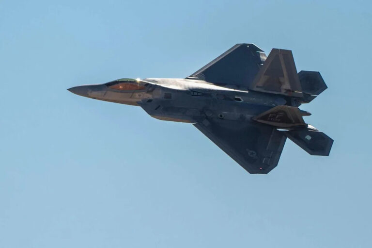 Авиашоу в стиле Top Gun отложили на 1 год из-за приостановки работы правительства США