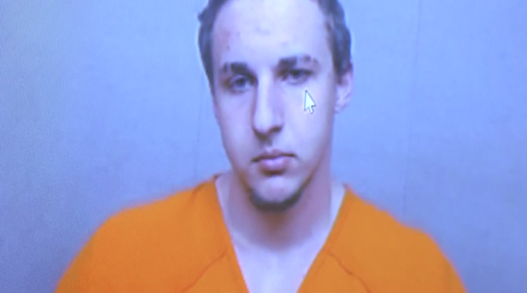 Подозреваемый в смертельном ограблении Майерс Маркет испытывает «неотложную медицинскую ситуацию» во время слушания по делу о облигации