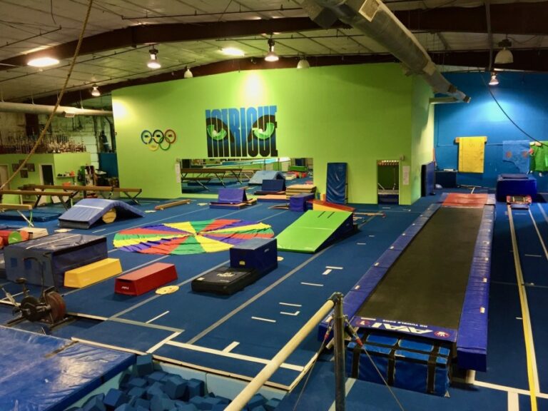 Гимнастика интриг в Ливане проводит день открытых тренажерных залов для домашних школьников