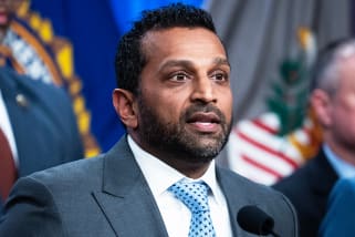 Каш Патель уволил крайне правого агента ФБР, который развязал против него расистскую атаку