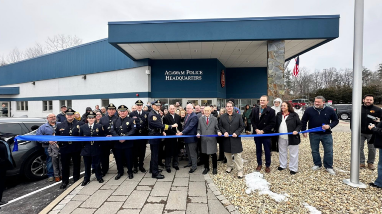 Полиция Агавама представила новую штаб-квартиру на торжественном открытии