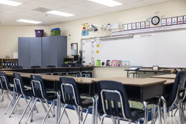 CMS ежедневно отсутствовали более 21 000 студентов после начала арестов пограничников