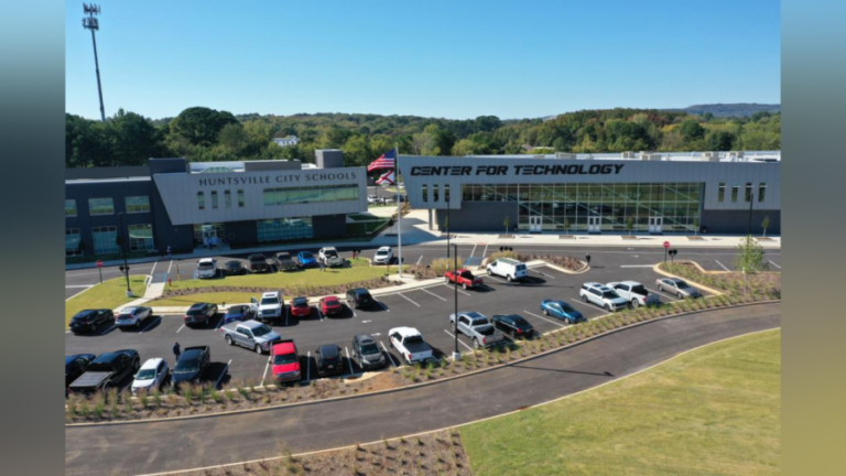 Городские школы Хантсвилла получают более высокие оценки в последних результатах по карточкам