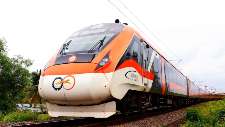 Чиновники представили футуристический поезд, который изменит общественный транспорт: «Это не просто технологический скачок, а исторический сдвиг».