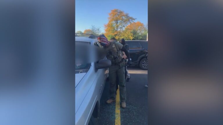 Федеральная операция по аресту в Аддисоне вызвала страх и критику со стороны местных жителей