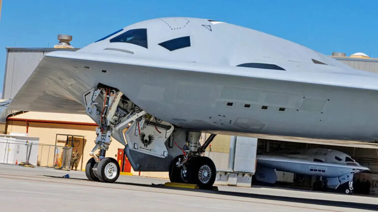 Одиночный пилот B-21 Raider работает с расширенными возможностями ИИ