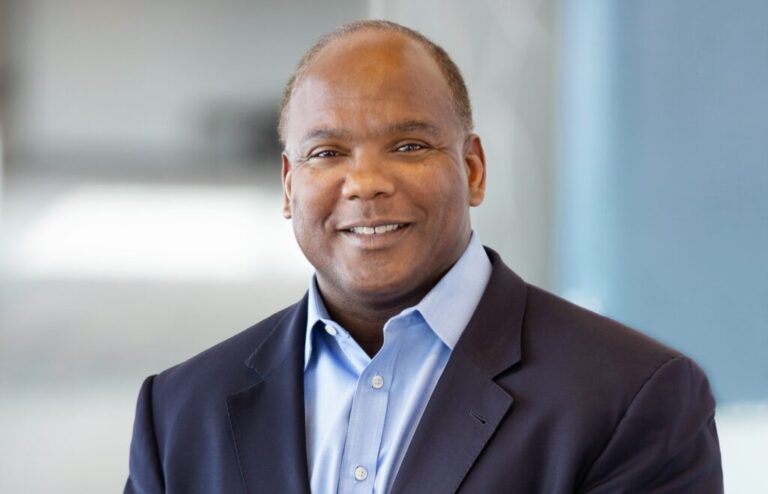 Постоянный кандидат Кендалл Кваллс выиграл губернаторский опрос в Миннесоте