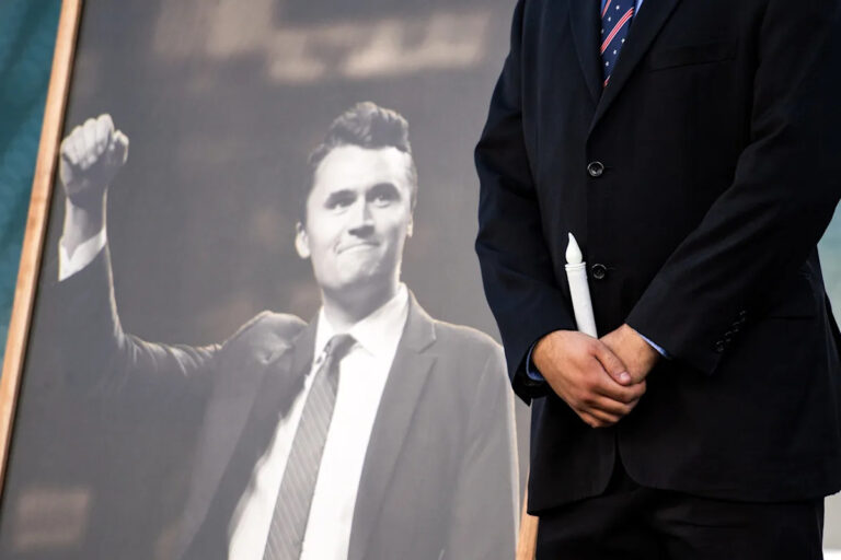 Шутка о смерти Чарли Кирка может защитить речь, считает судья