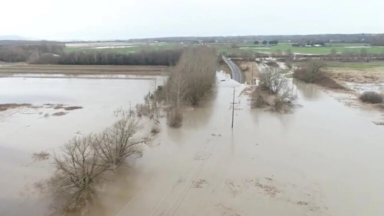 Lummi Nation объявляет чрезвычайное положение, поскольку наводнения опустошают части территории штата