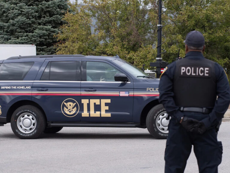 Агенты ICE сегодня получают суперчек. Вот кто получает и не получает деньги, пока затягивается отключение.