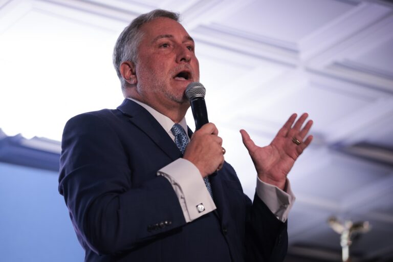 Кандидат от Республиканской партии в Вирджинии попал в скандал с нацистской порнографией в Тумблере