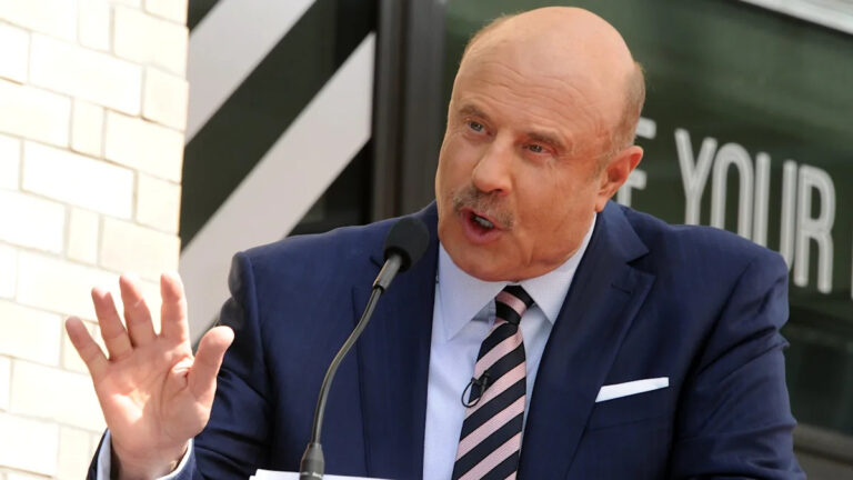 Доктор Фил снова говорит о политике через несколько дней после того, как сказал, что он не квалифицирован