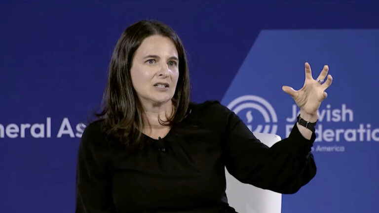 Экс-помощник Обамы: «Образование о Холокосте запутывает молодых людей в сочувствии к слабым, худым палестинцам»