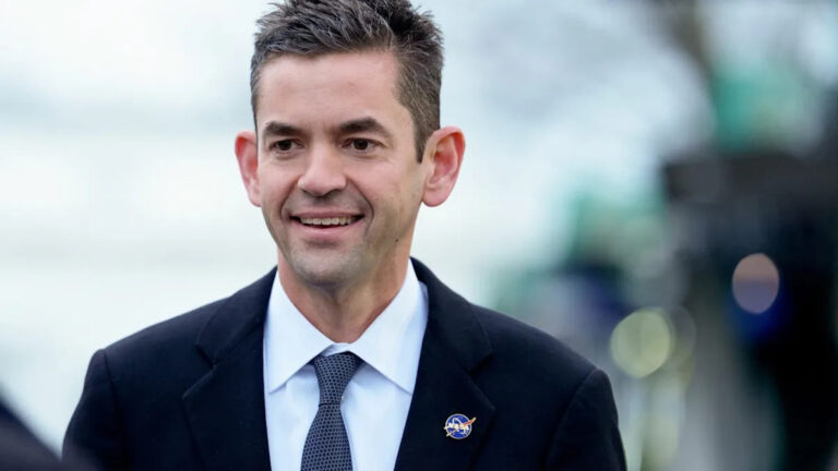 Шейкап космического побережья: Джаред Айзекман подтвердил свою должность главы НАСА, в то время как генеральный директор ULA ушел в отставку