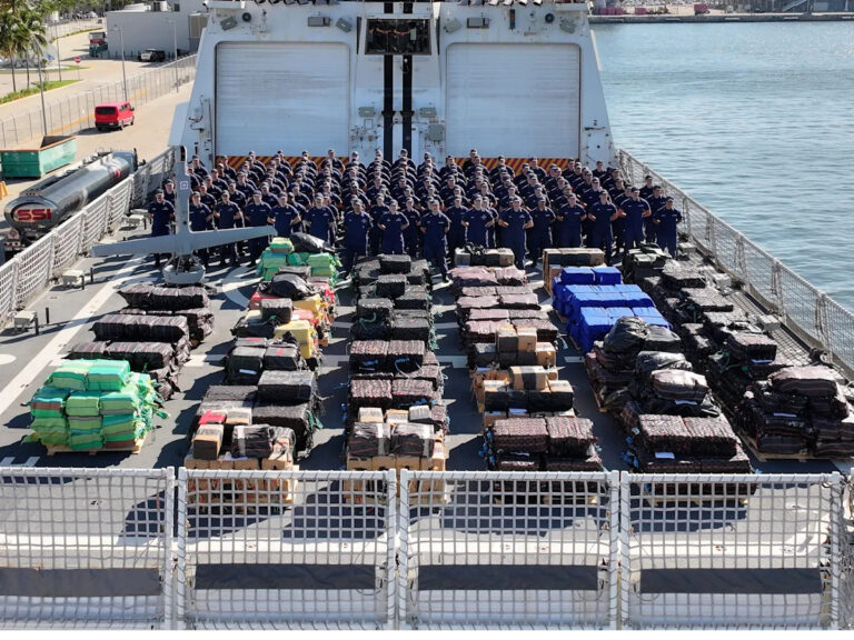 Этот дикий вид дронов охотится на наркоторговцев ночью помог береговой охране США захватить рекордный улов кокаина.