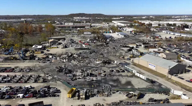 Белл прозвучал в кабине пилота, когда грузовой самолет UPS разбился после взлета, сообщает NTSB