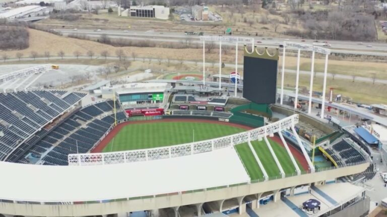 Три законодателя штата Джоко обсуждают вопросы стадиона