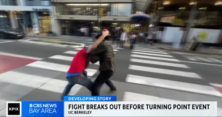 Борьба с извержениями на «в основном мирном» протесте против поворотного пункта США в Калифорнийском университете в Беркли