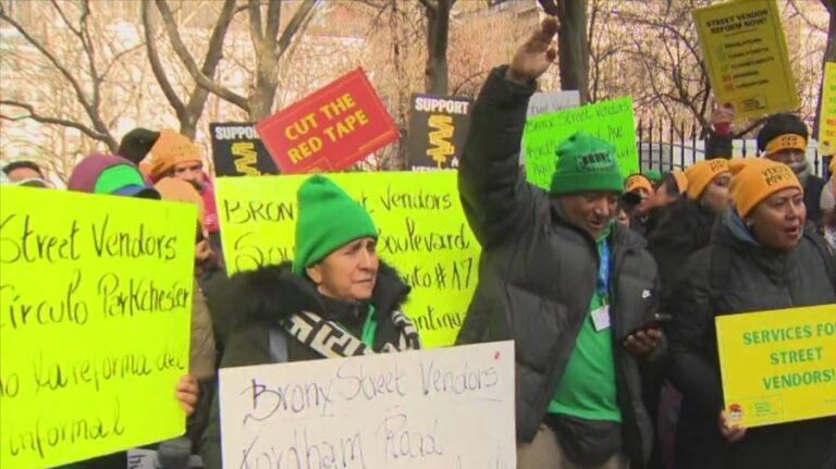 Совет Нью-Йорка взвешивает масштабную реформу уличного торговца, поскольку рабочие призывают к изменениям