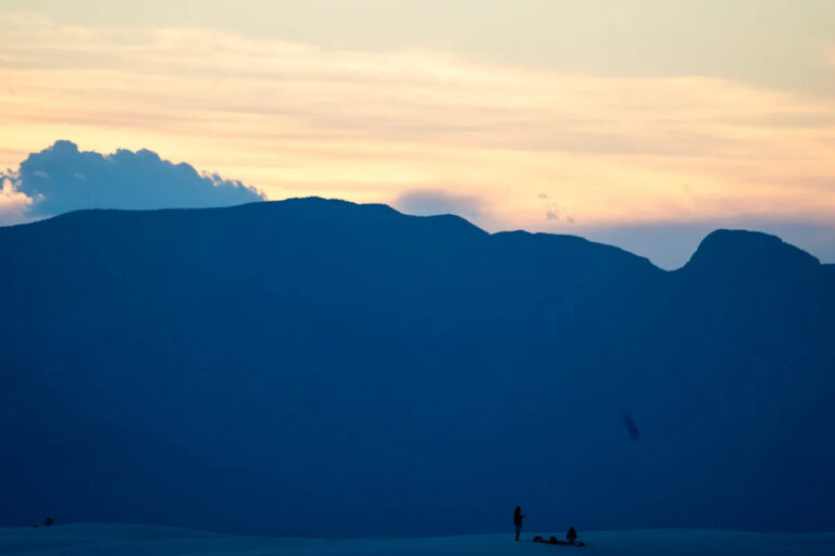 2 погибших в авиакатастрофе возле Уайт-Сэндс и Аламогордо, Нью-Мексико