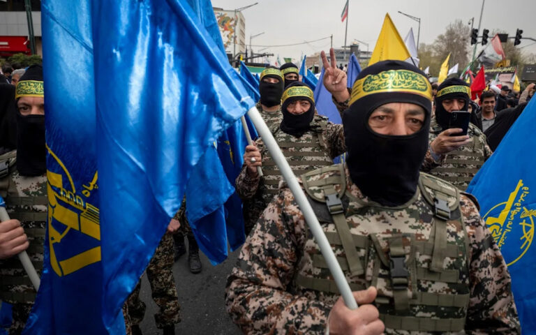 Параноидальные службы безопасности Ирана нападают друг на друга из-за шпионских опасений