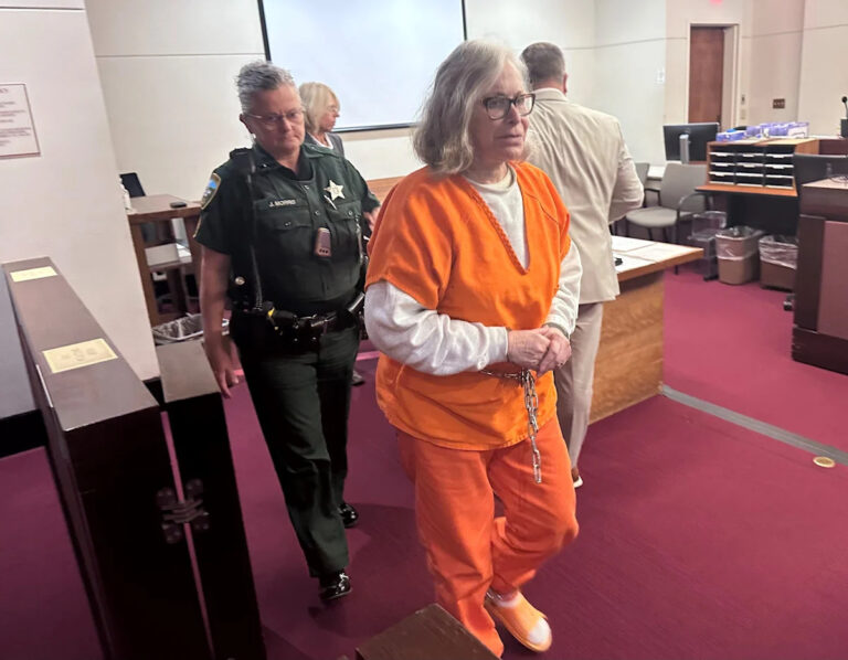 Кто такая Донна Адельсон, матриарх семьи, причастная к убийству Дэна Маркела?