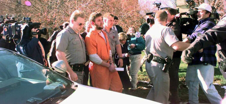 Суд постановил, что слушание дела убийцы, который сказал, что плохая юридическая консультация, деньги повлияли на признание вины