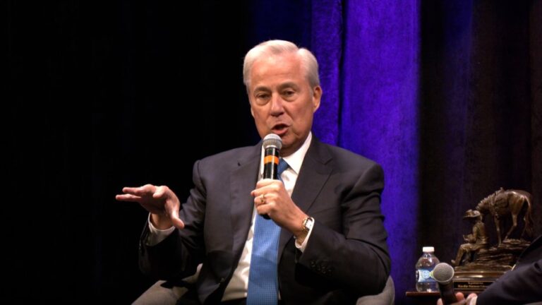 Генеральный директор Nexstar Перри Сук выступил в Университете Хардина-Симмонса