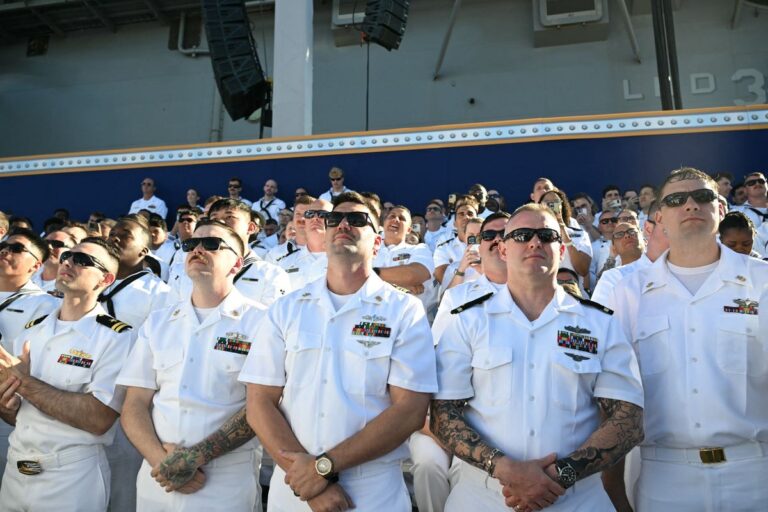 Хочешь зарплату в 200 тысяч долларов, путешествия по миру, бесплатное питание и проживание?