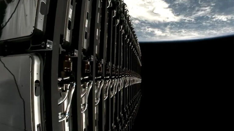 Китай смоделировал блокаду Starlink над Тайванем, в которой используется около 2000 дронов с помехами для создания «электромагнитного щита» — ученые КПК разрабатывают потенциальный план отключения спутникового интернета на остров.