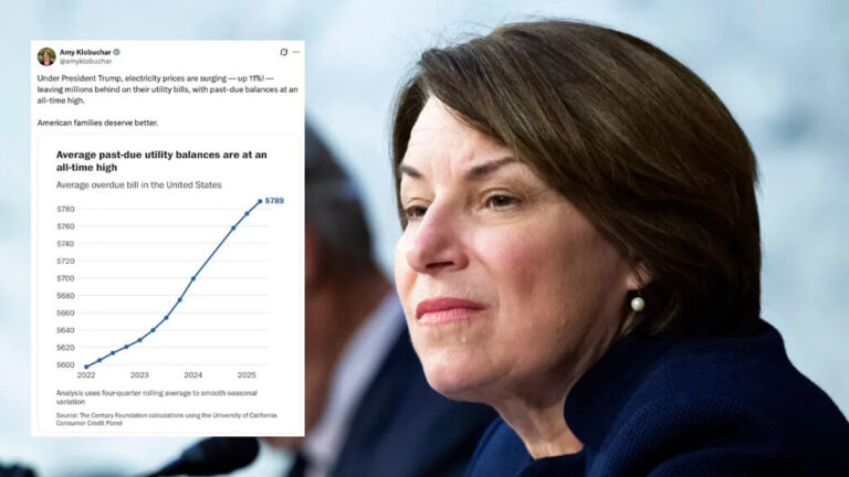 MAGA растопила сенатора от демократов за случайный «пьяный по Байдену» в роли Трампа, который раскачивает костры